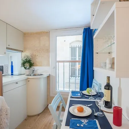 Apartment Charming Studio-cabine Place De La Bourse